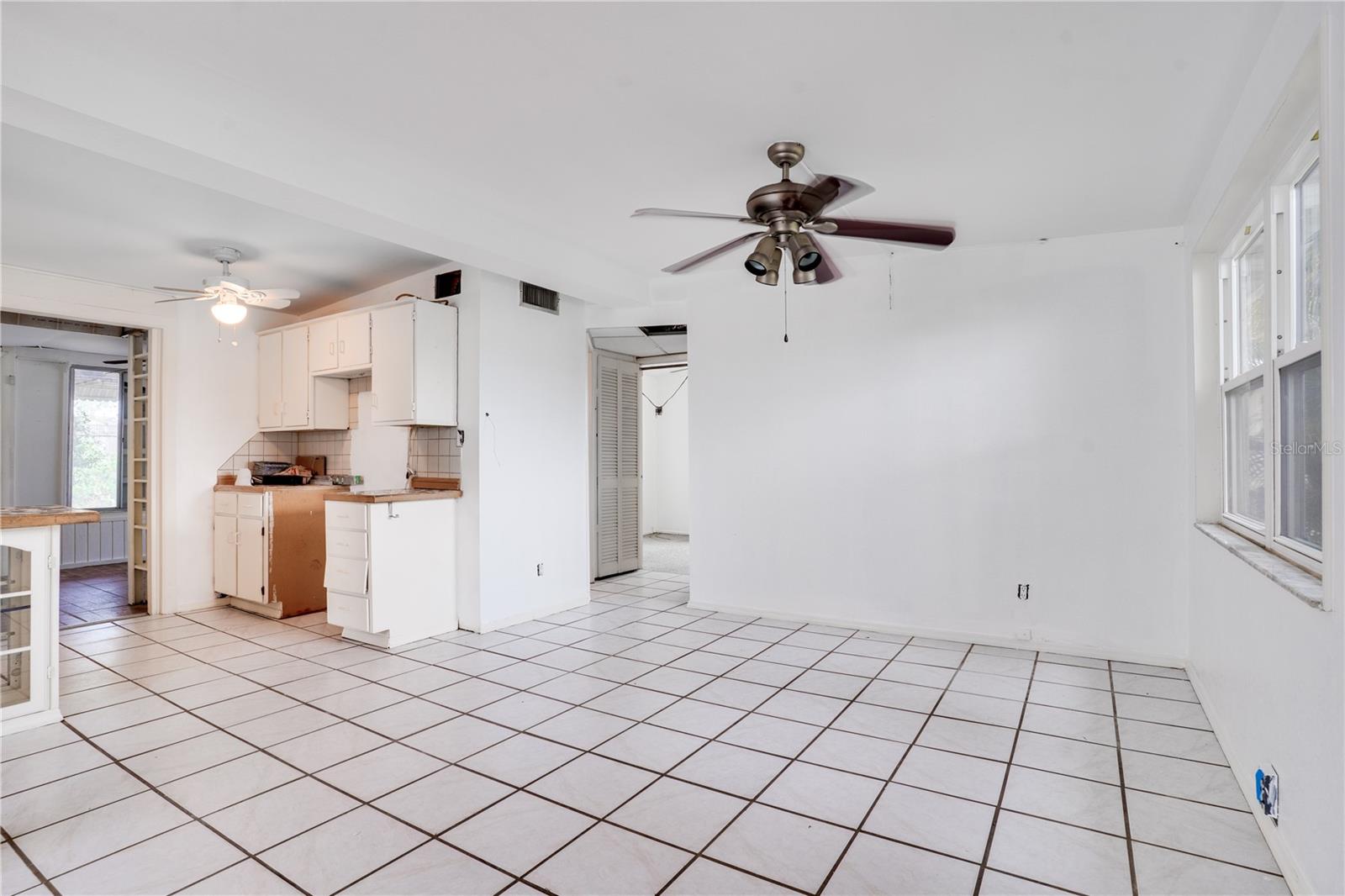 ORANGE LAKE VILLAGE - Residential