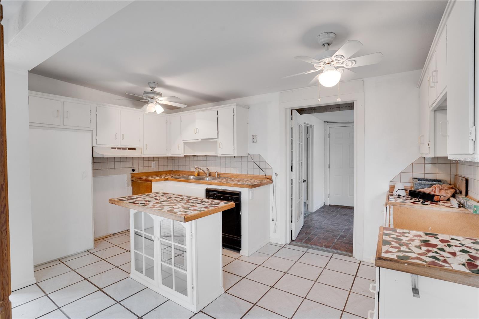 ORANGE LAKE VILLAGE - Residential