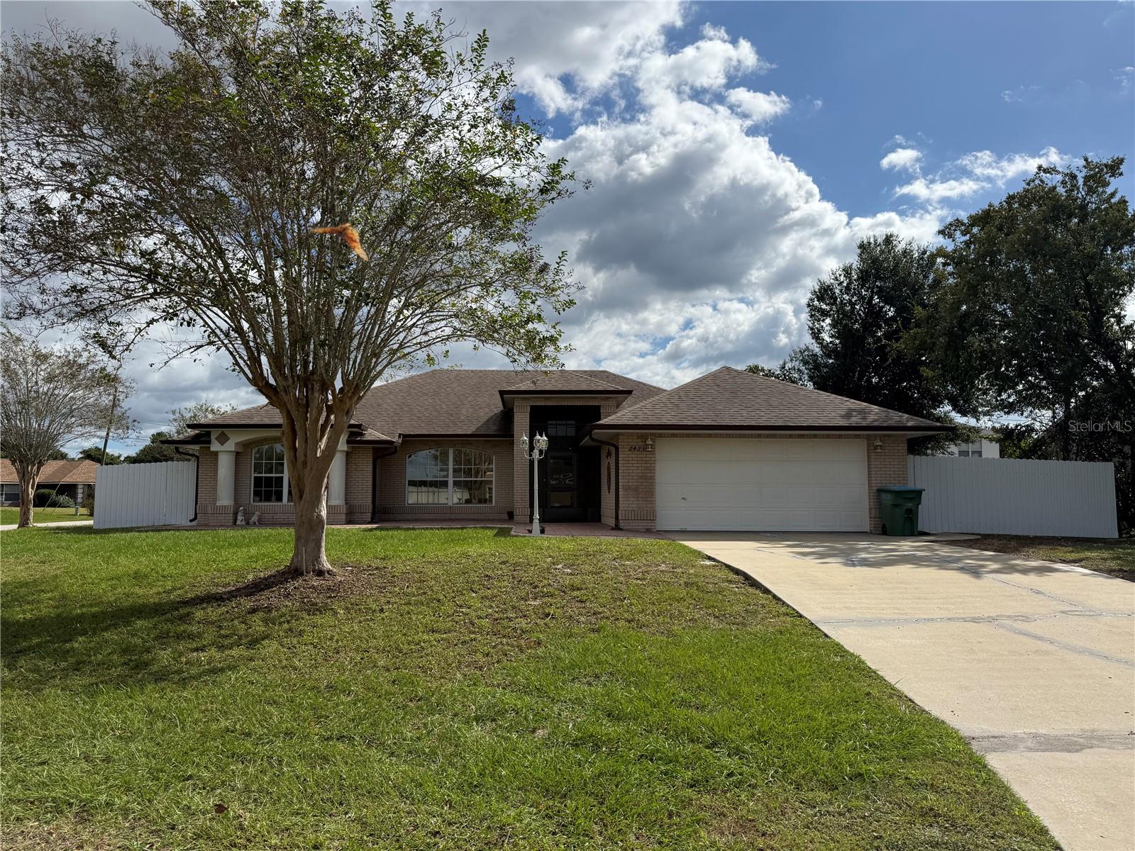 DELTONA LAKES UNIT 32 - Residential Lease