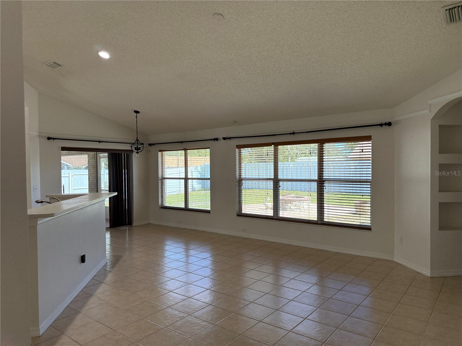 DELTONA LAKES UNIT 32 - Residential Lease