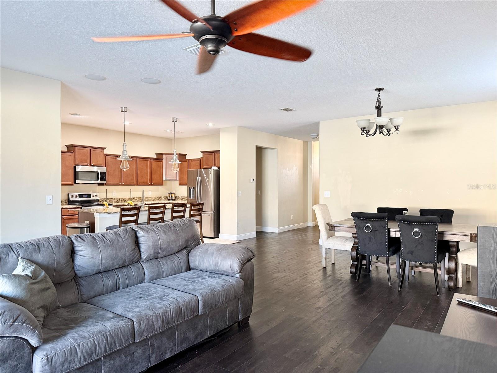 1711 PALM WARBLER LN