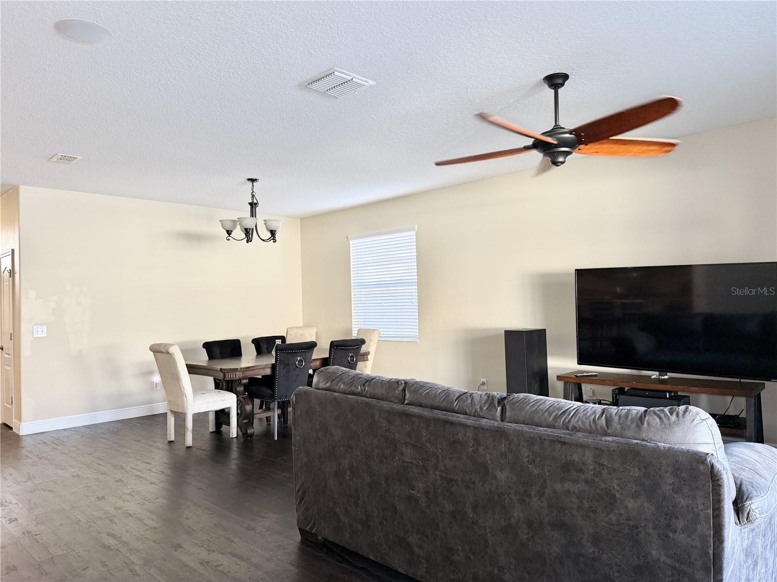 1711 PALM WARBLER LN