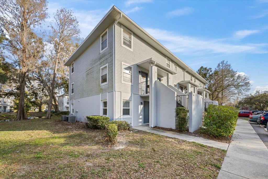 Photo of 7169 E Bank Drive #7169, Tampa, FL 33617 (MLS # A4667527)