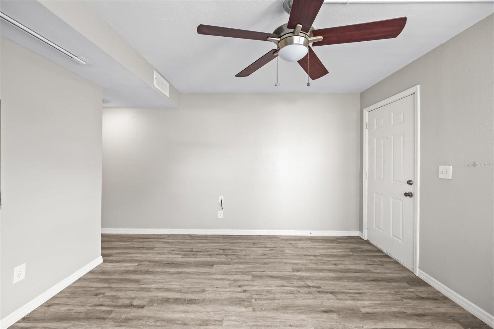 WATERSIDE CONDO I - Residential