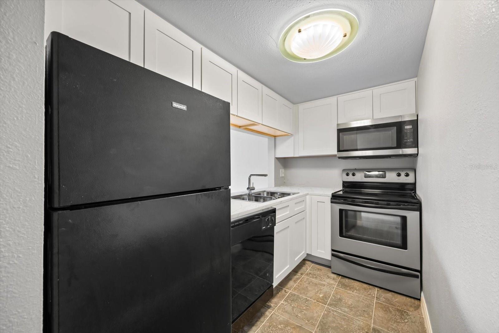 WATERSIDE CONDO I - Residential