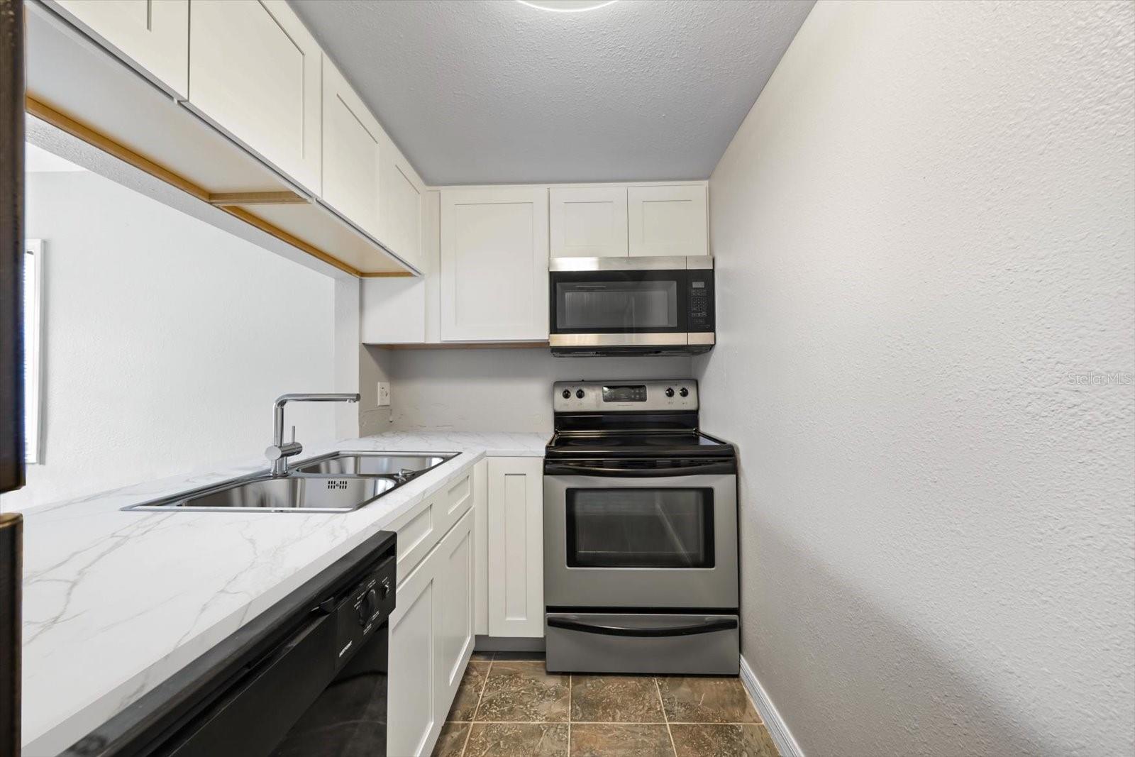 WATERSIDE CONDO I - Residential
