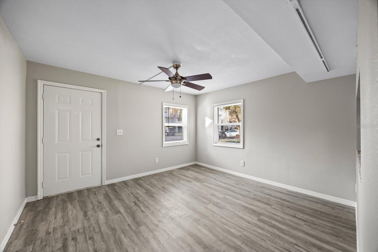WATERSIDE CONDO I - Residential