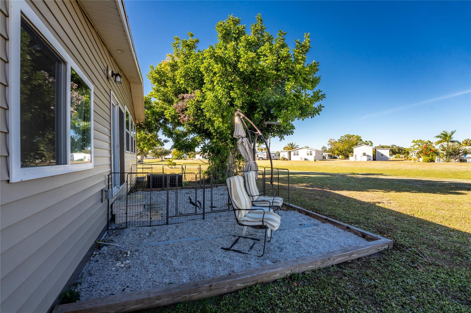 VILLAGE HOL LAKES - Residential