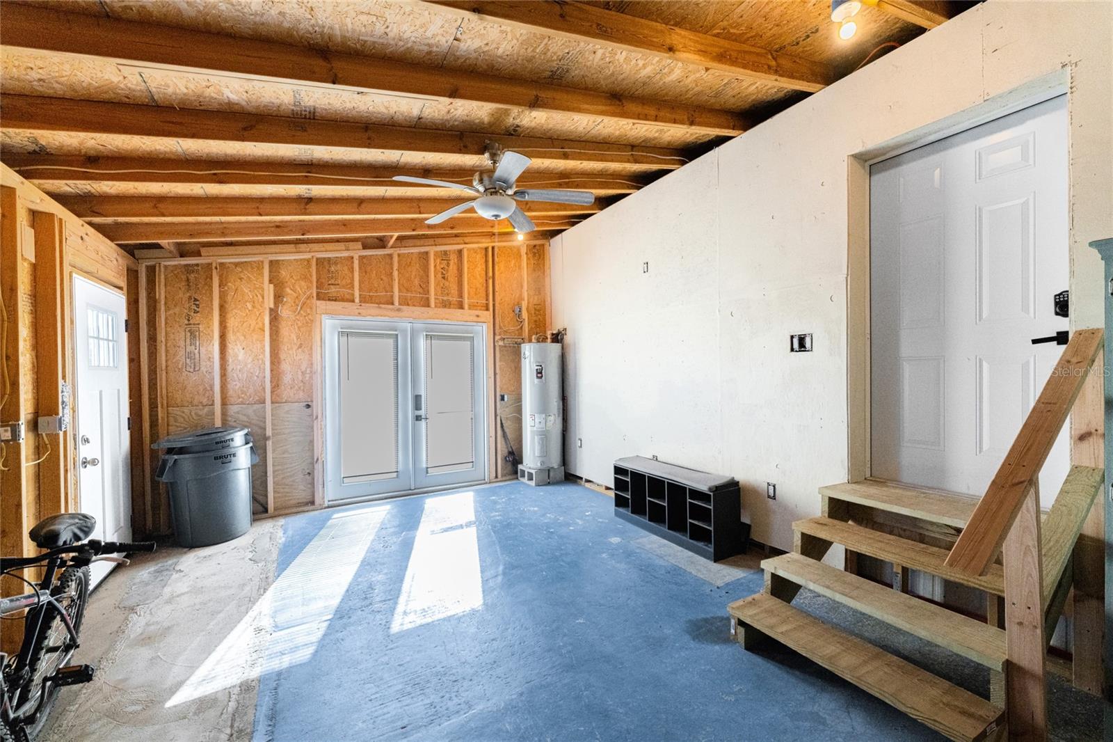 VILLAGE HOL LAKES - Residential