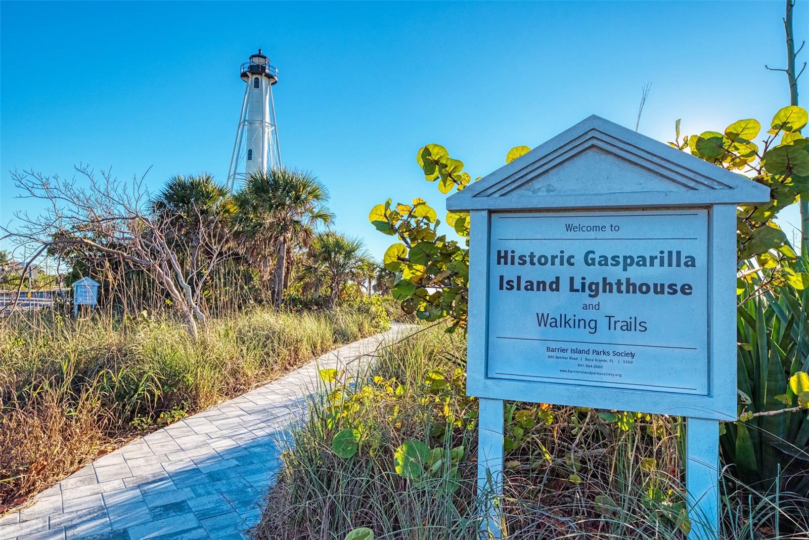 VILLAGE HOL LAKES - Residential