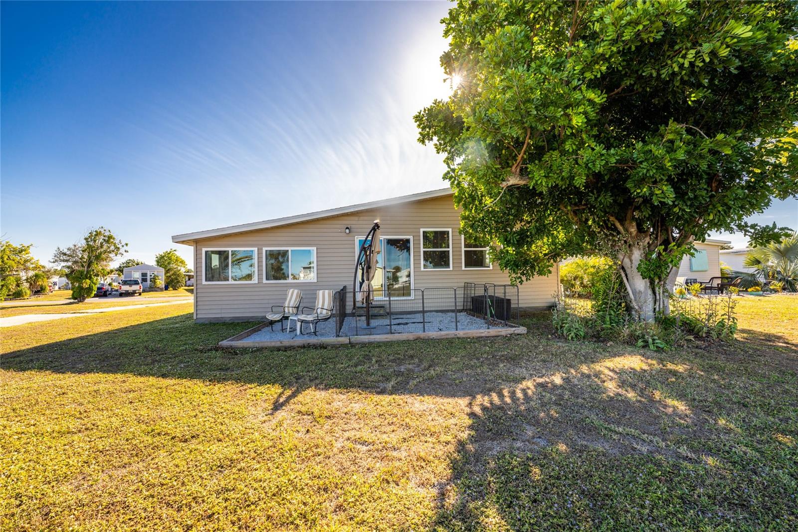 VILLAGE HOL LAKES - Residential