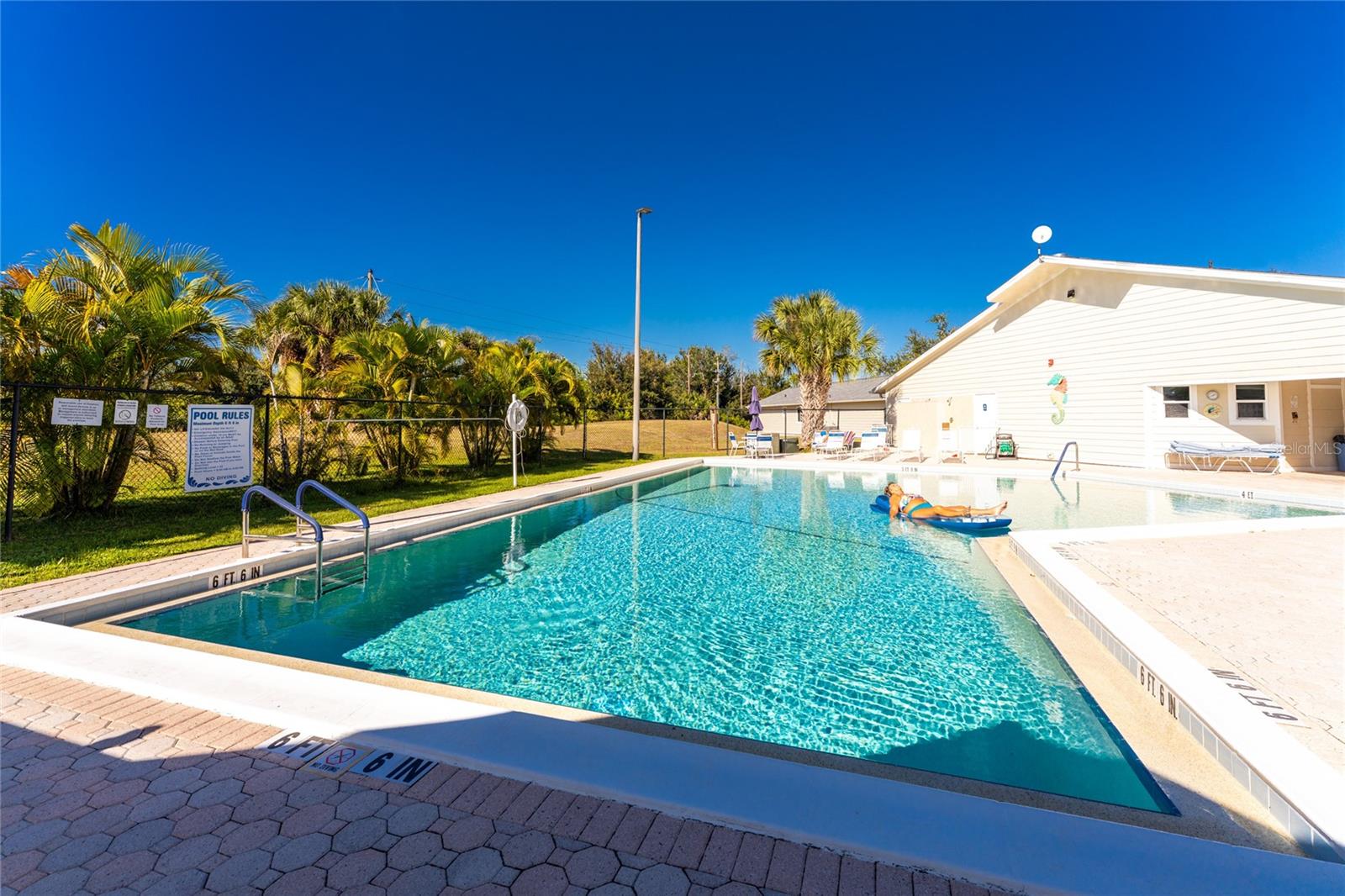 VILLAGE HOL LAKES - Residential