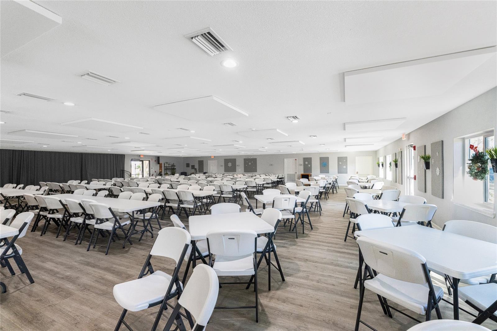 VILLAGE HOL LAKES - Residential