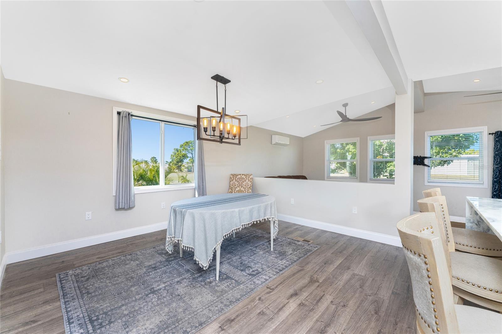 VILLAGE HOL LAKES - Residential