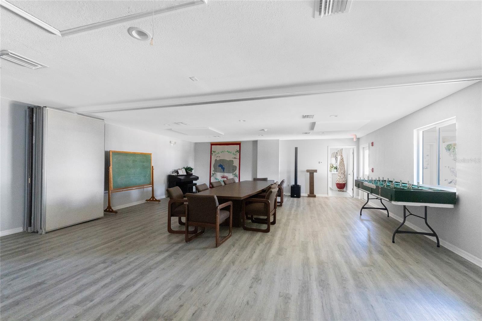 VILLAGE HOL LAKES - Residential