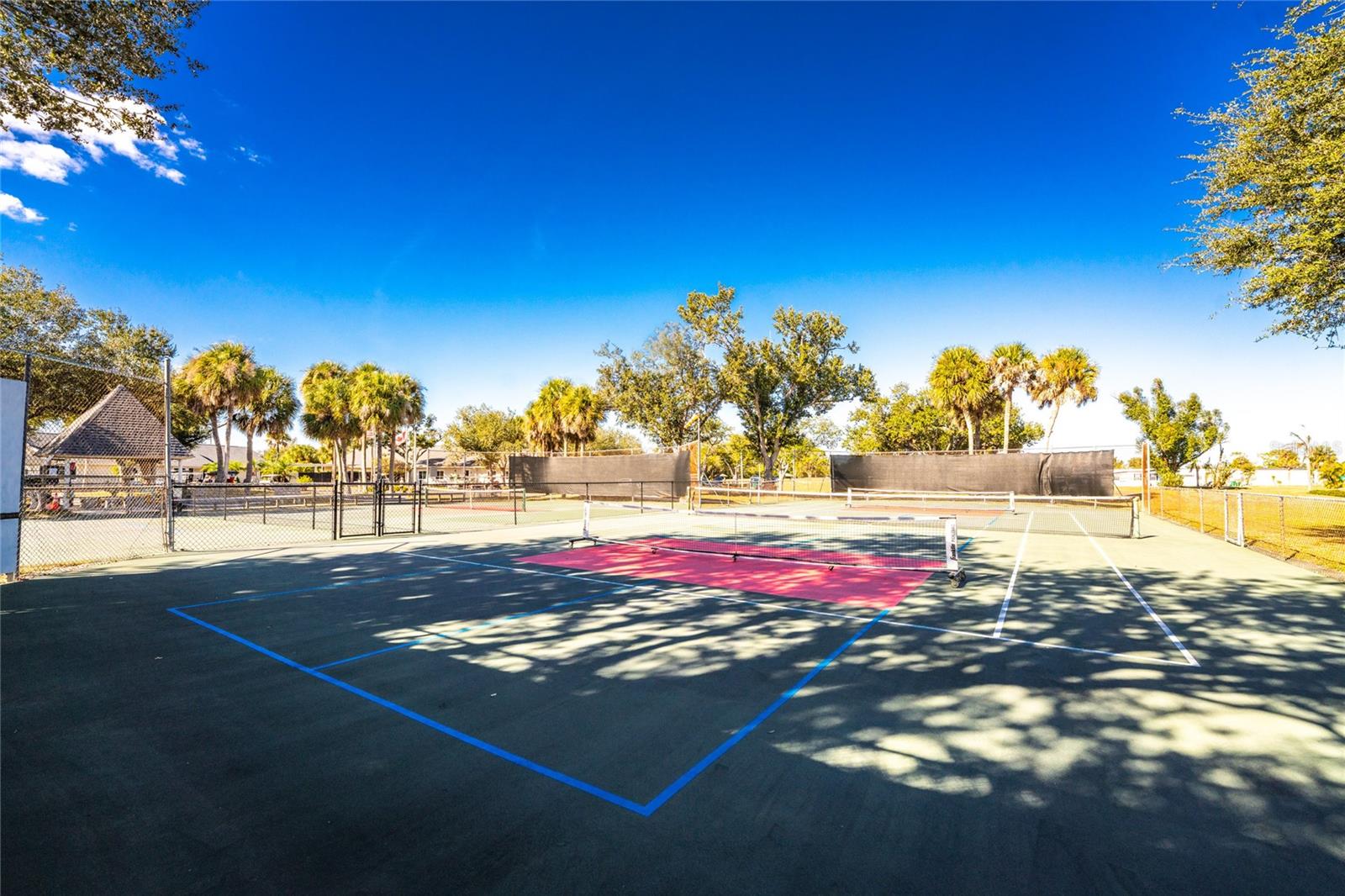 VILLAGE HOL LAKES - Residential