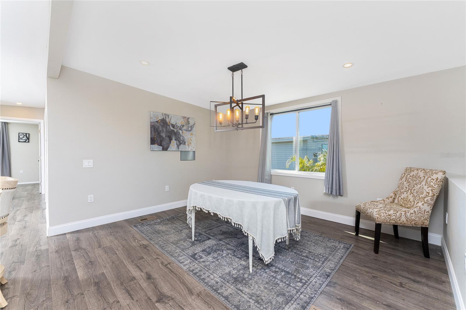 VILLAGE HOL LAKES - Residential