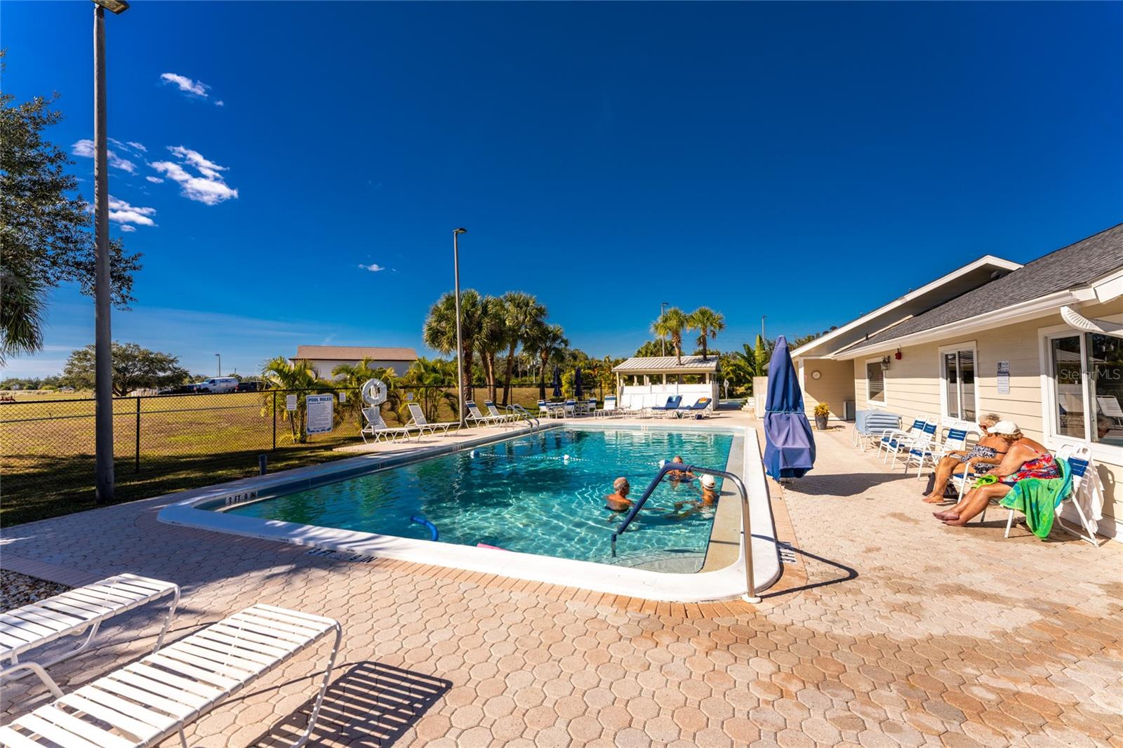 VILLAGE HOL LAKES - Residential