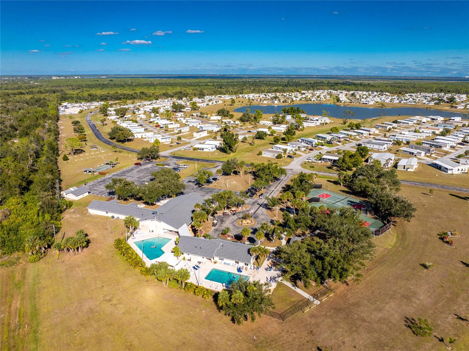 VILLAGE HOL LAKES - Residential