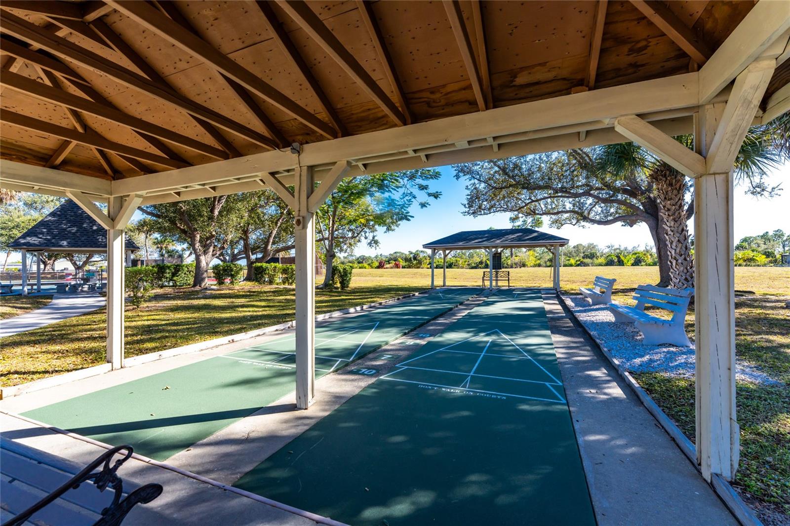 VILLAGE HOL LAKES - Residential