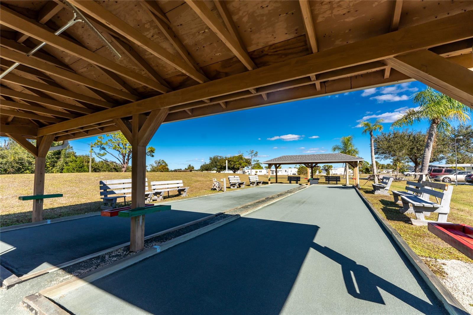 VILLAGE HOL LAKES - Residential