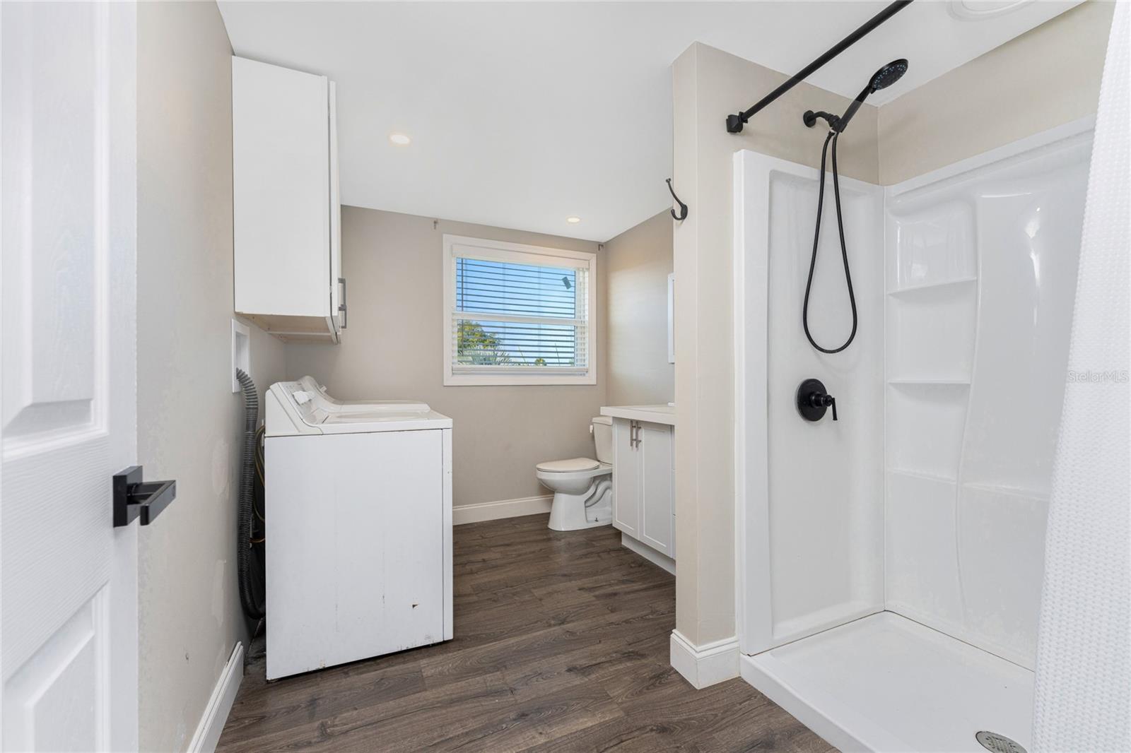 VILLAGE HOL LAKES - Residential