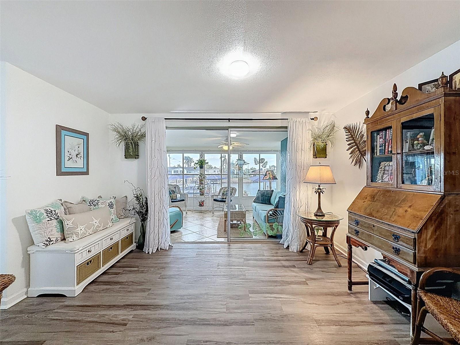 LEISURE BEACH - Residential