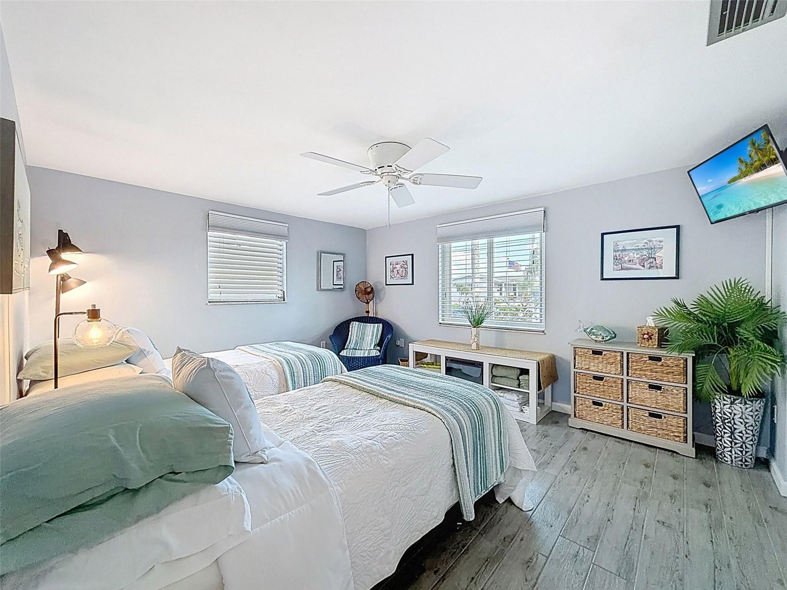 LEISURE BEACH - Residential