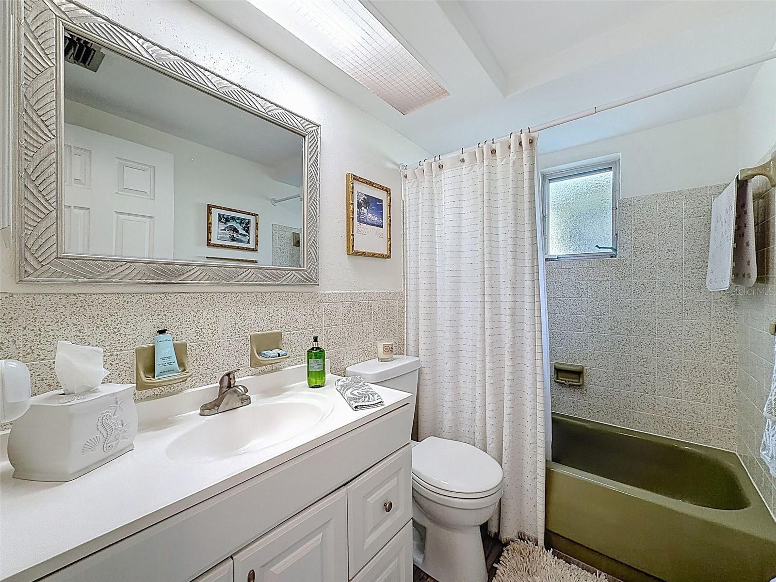 LEISURE BEACH - Residential