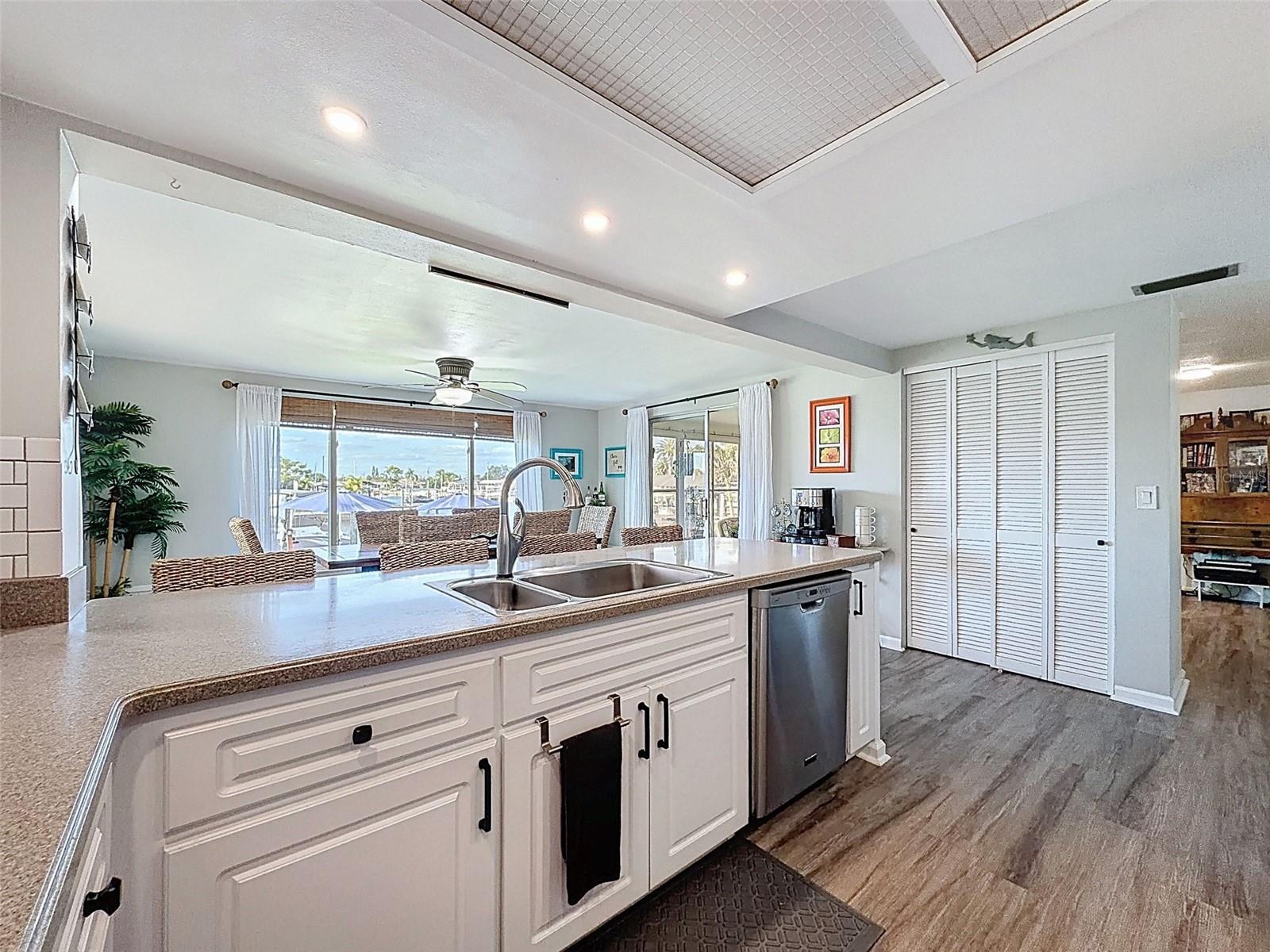 LEISURE BEACH - Residential