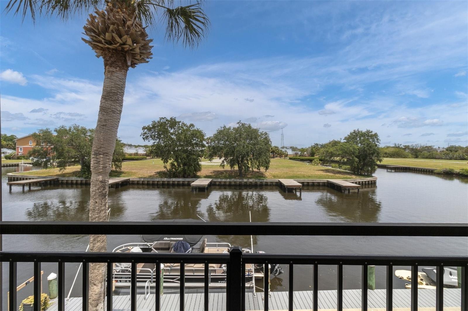 432 MOORINGS COVE DR. 432