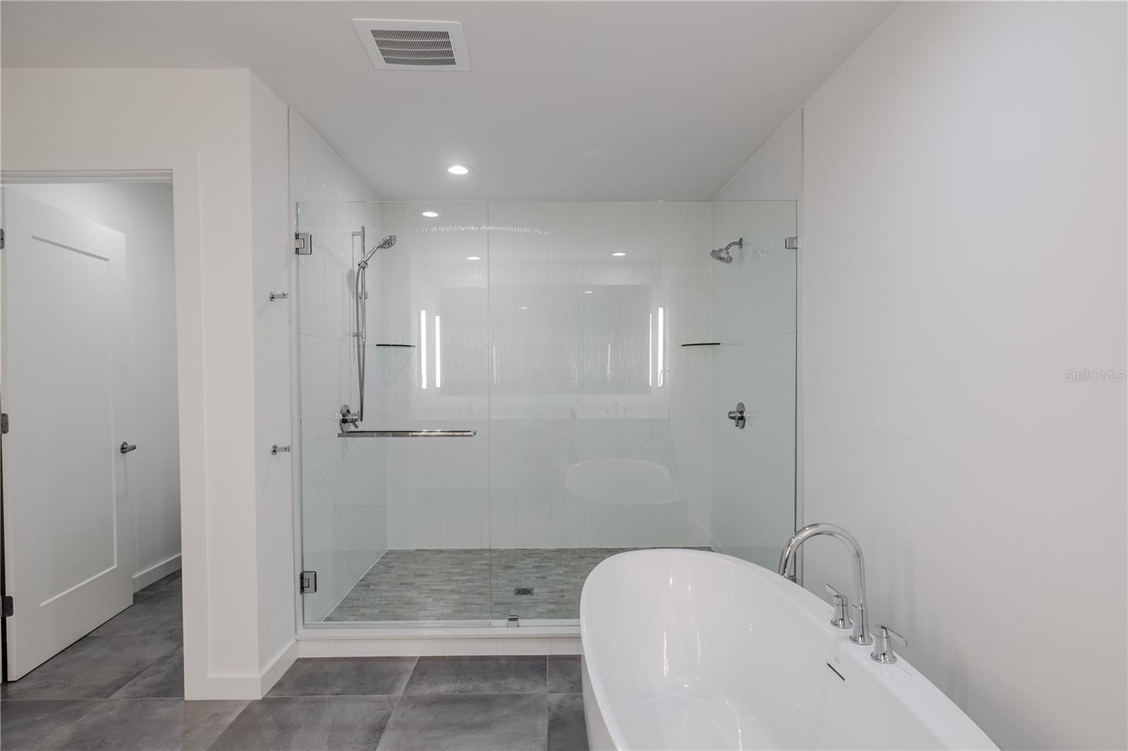 MARINA BAY 880 CONDO - Residential
