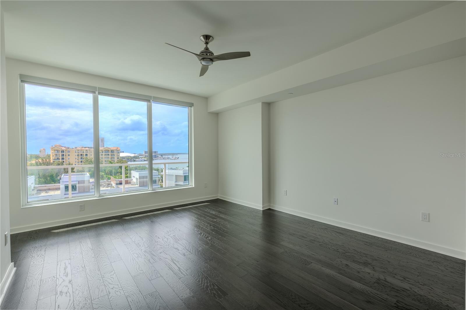 MARINA BAY 880 CONDO - Residential