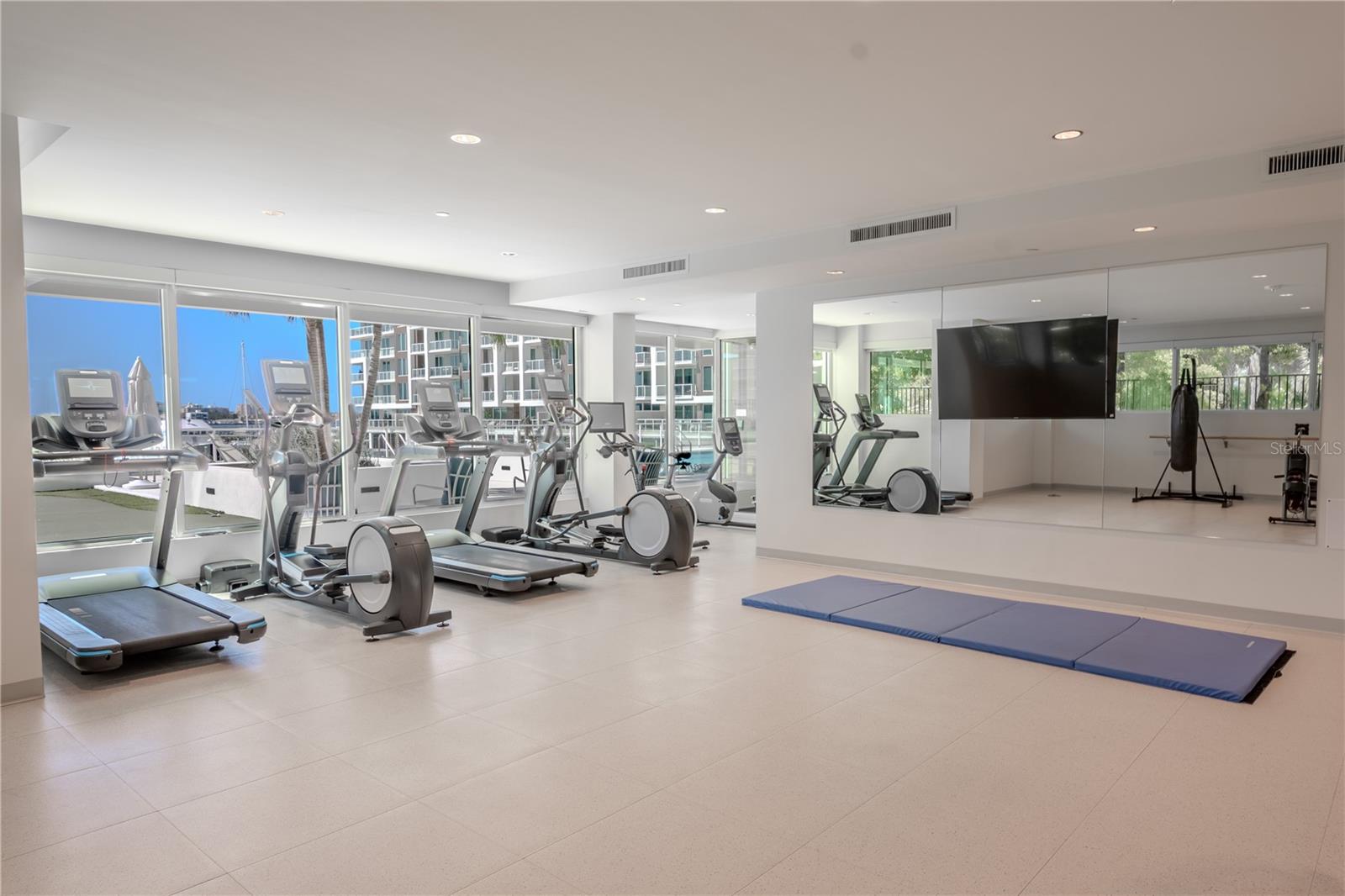 MARINA BAY 880 CONDO - Residential