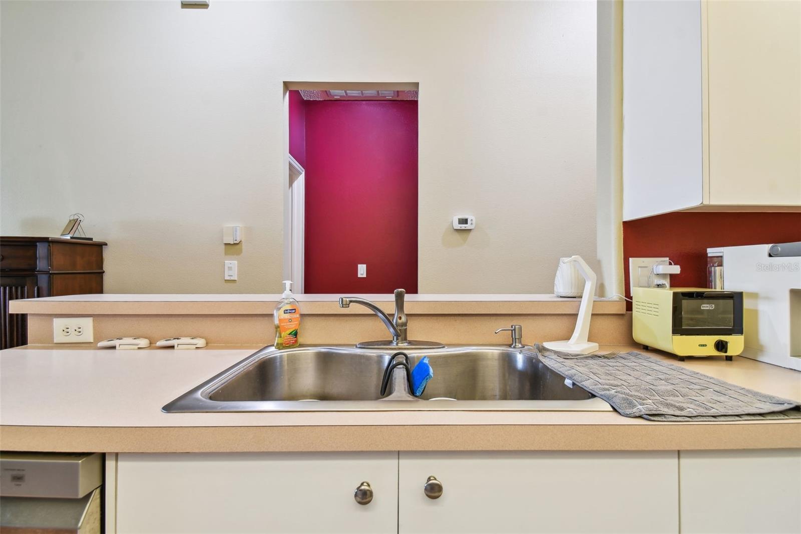 SUN KETCH TWNHMS AT CYPRESS LAKES - Residential