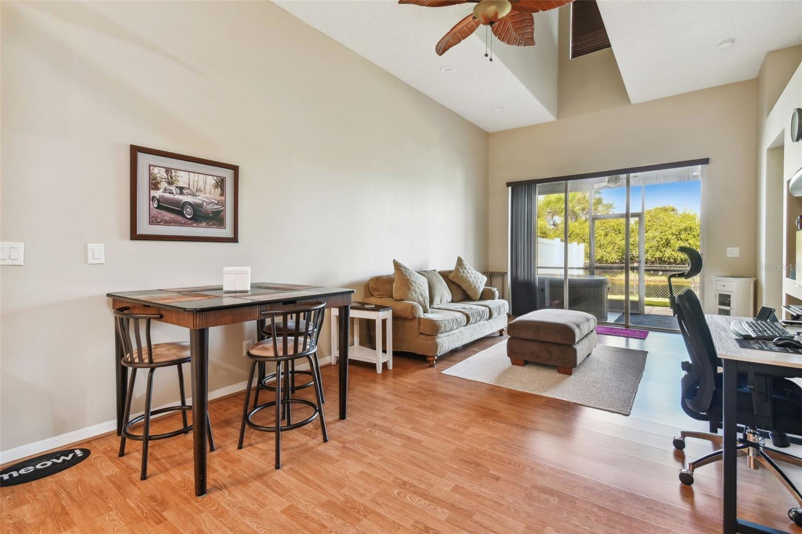 SUN KETCH TWNHMS AT CYPRESS LAKES - Residential