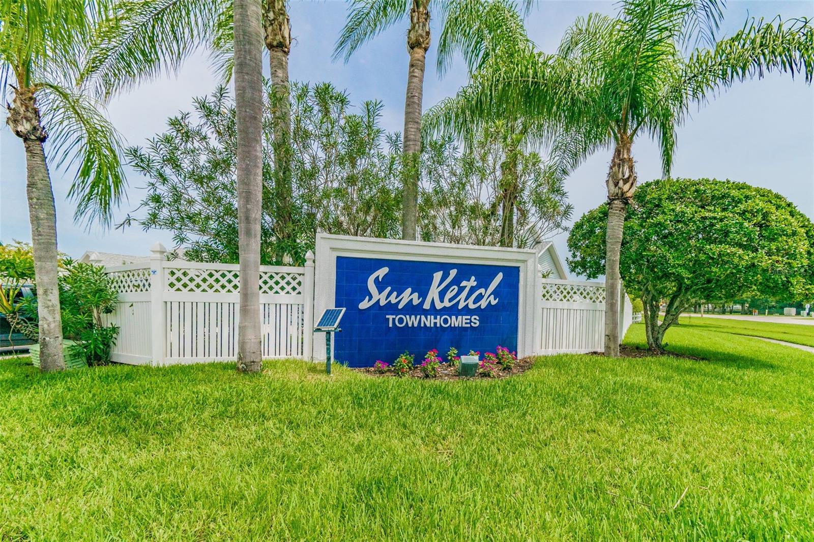 SUN KETCH TWNHMS AT CYPRESS LAKES - Residential