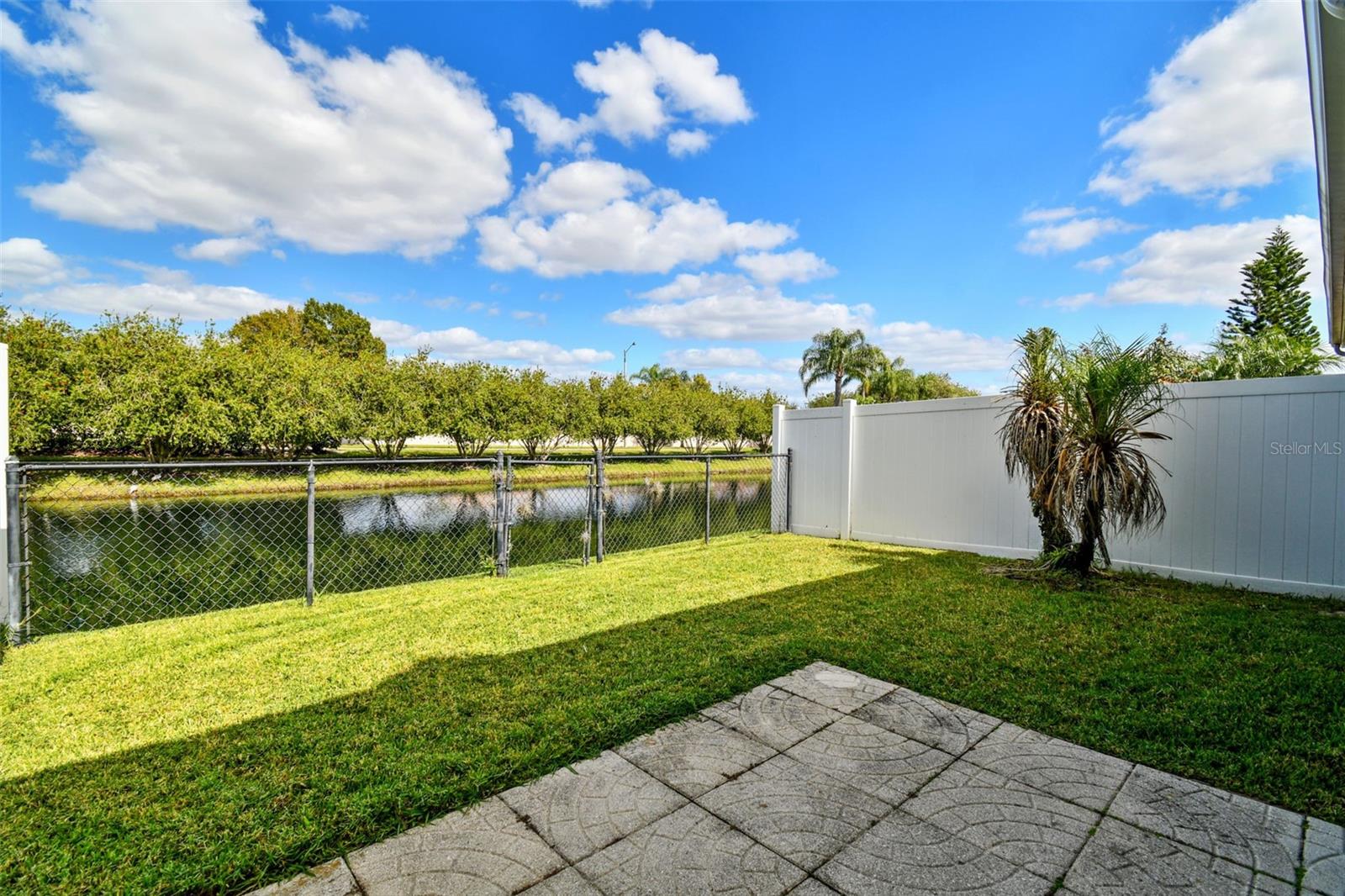 SUN KETCH TWNHMS AT CYPRESS LAKES - Residential