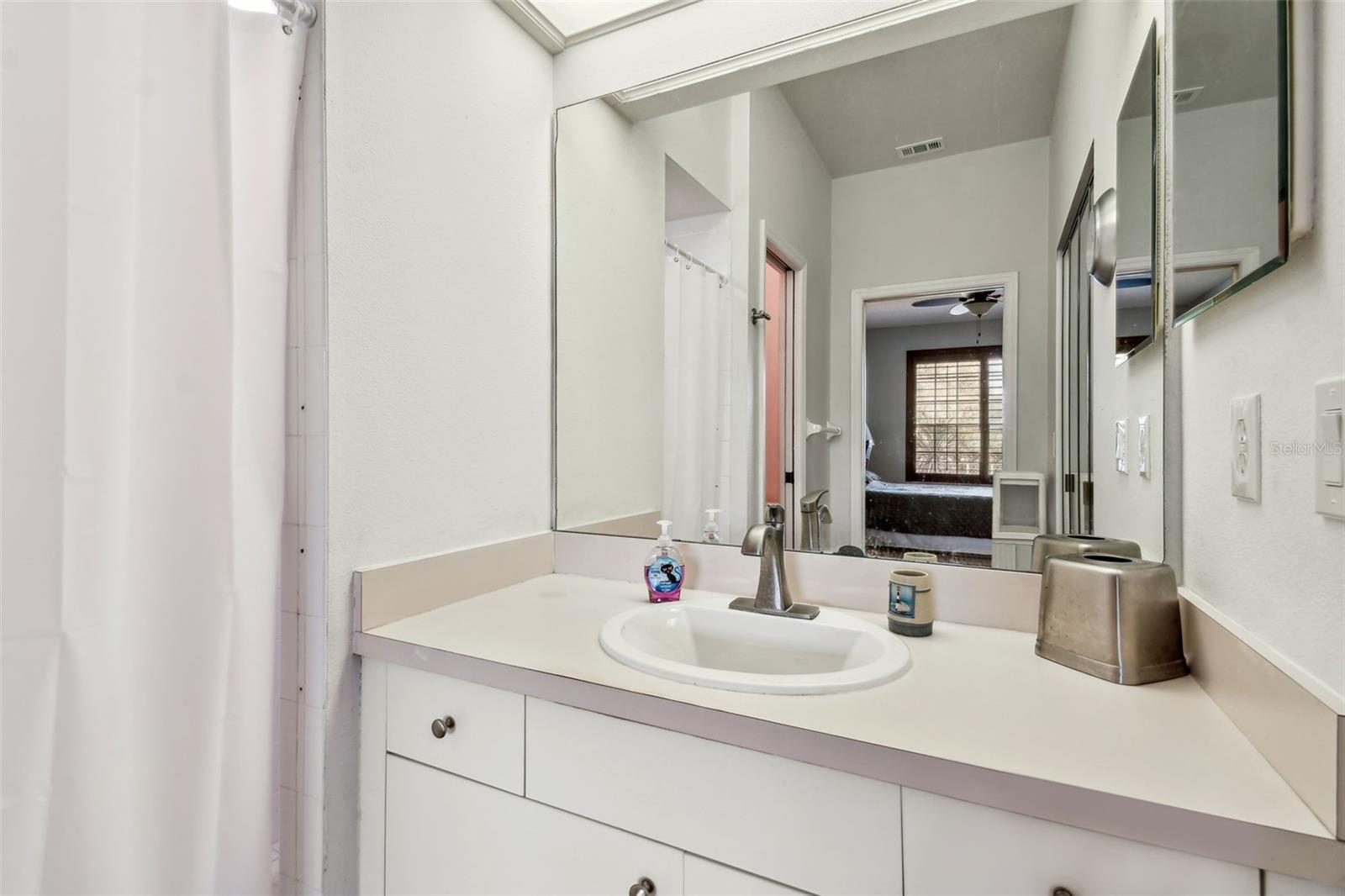 SUN KETCH TWNHMS AT CYPRESS LAKES - Residential