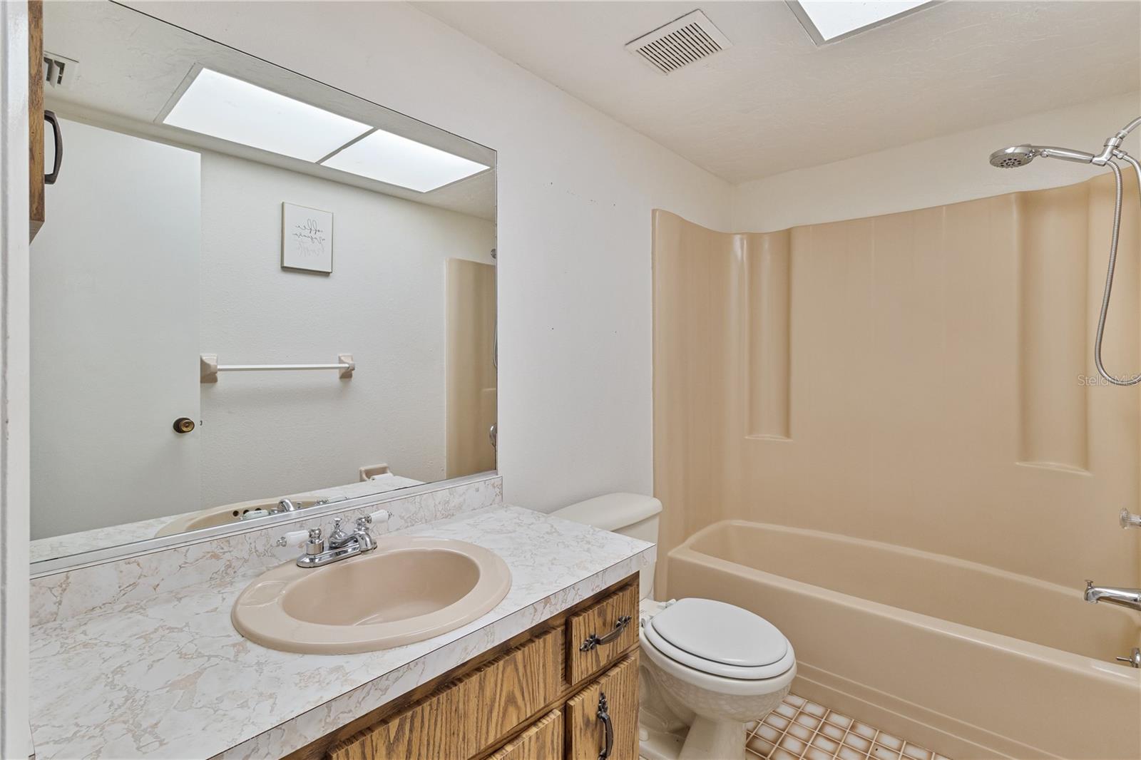 ROTONDA WEST OAKLAND HILLS - Residential Lease