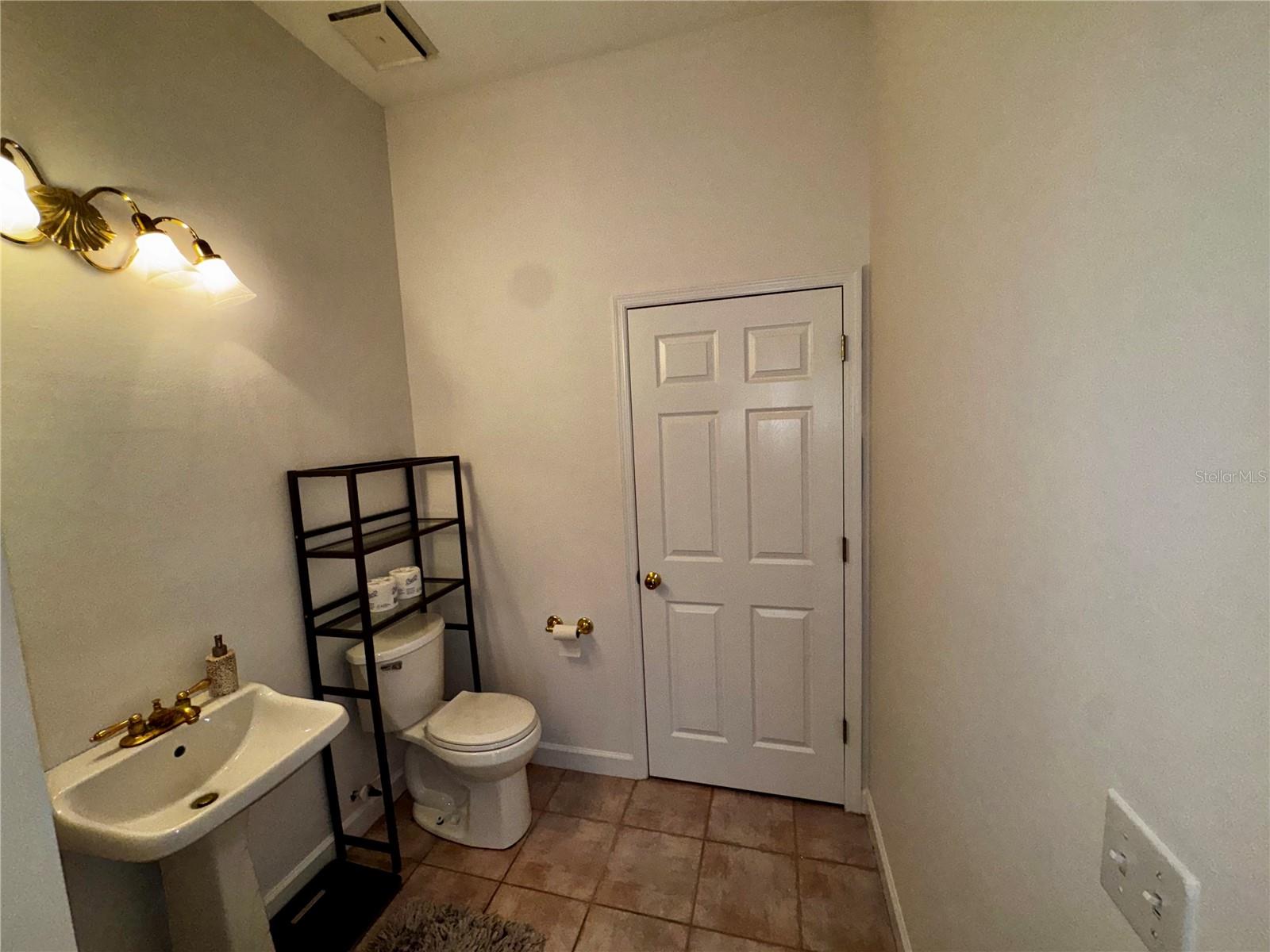 CINNAMON BAY CLUB - Residential Lease