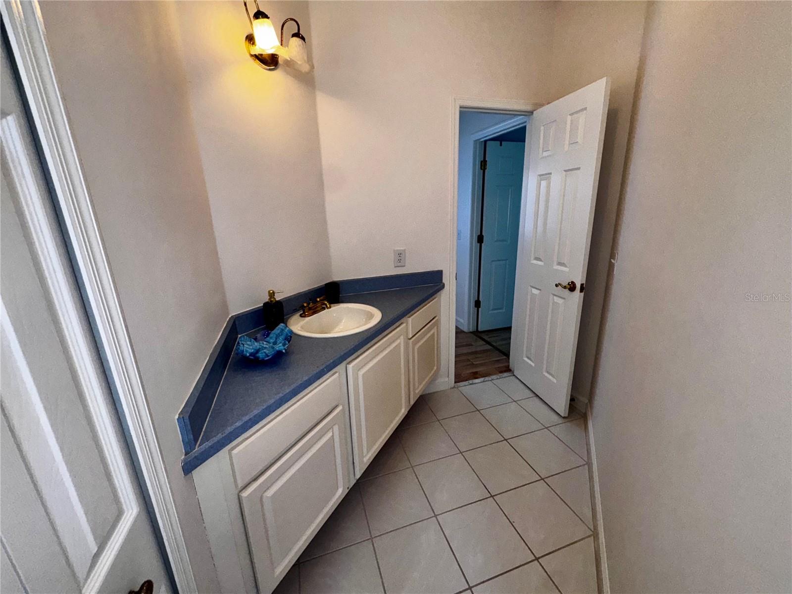 CINNAMON BAY CLUB - Residential Lease