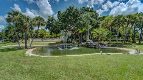 A home in PALM HARBOR