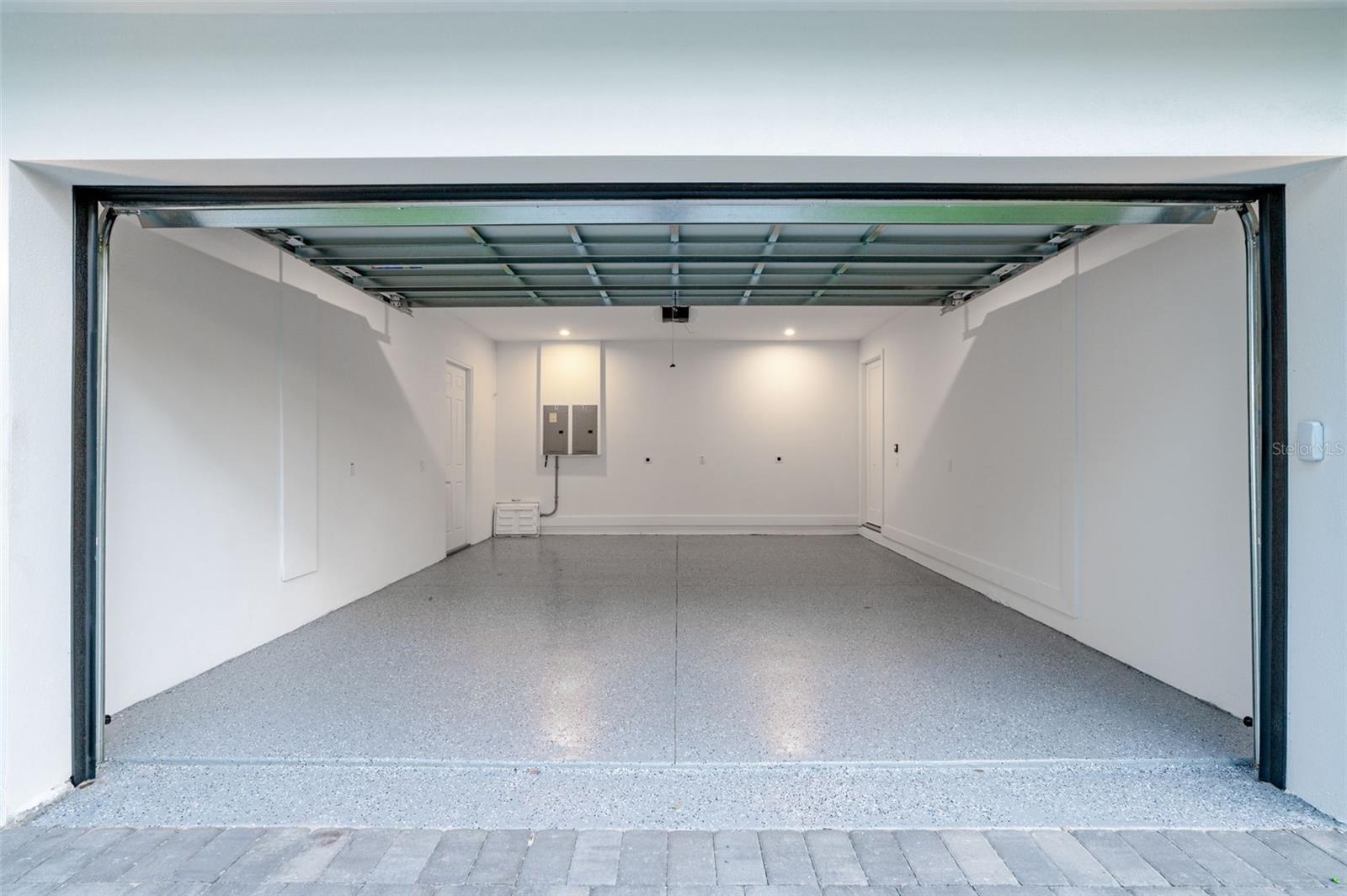 OAKELLARS - Residential