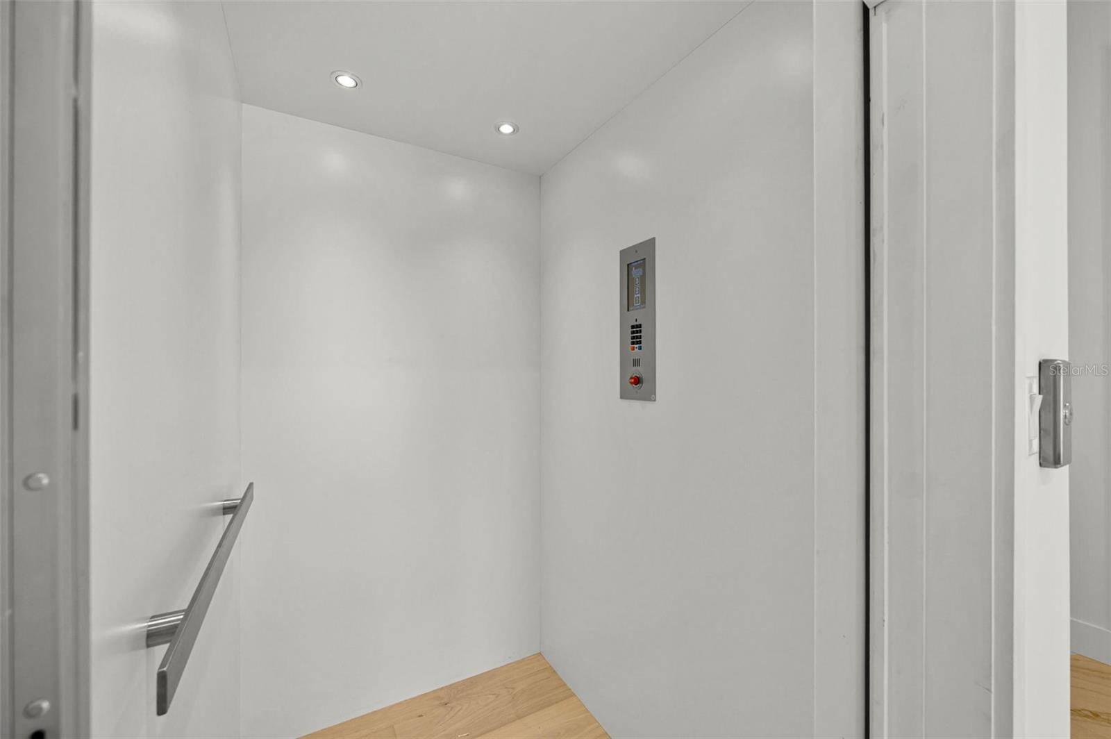 OAKELLARS - Residential