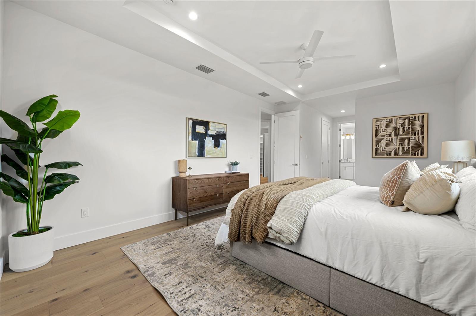 OAKELLARS - Residential