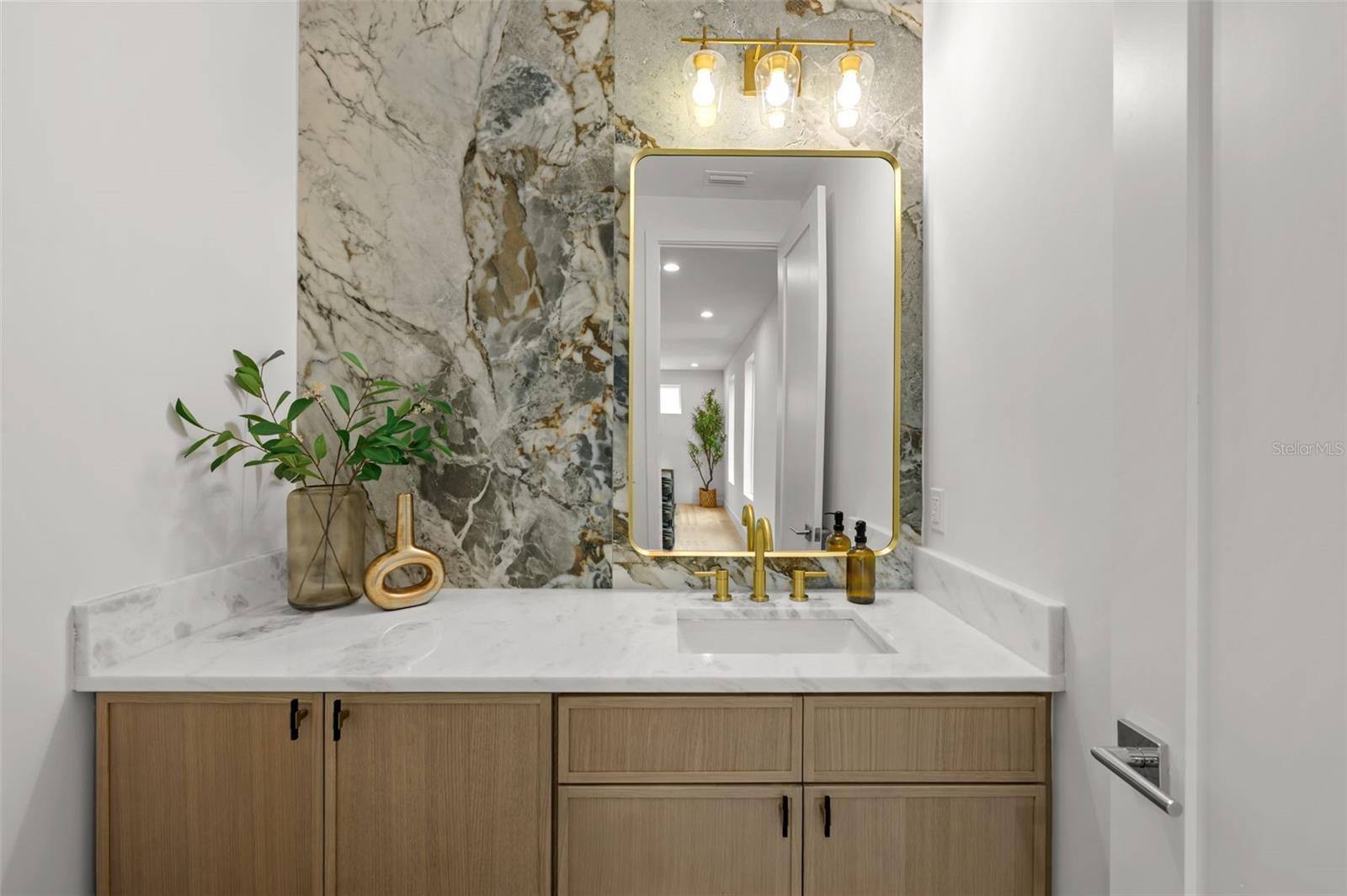 OAKELLARS - Residential