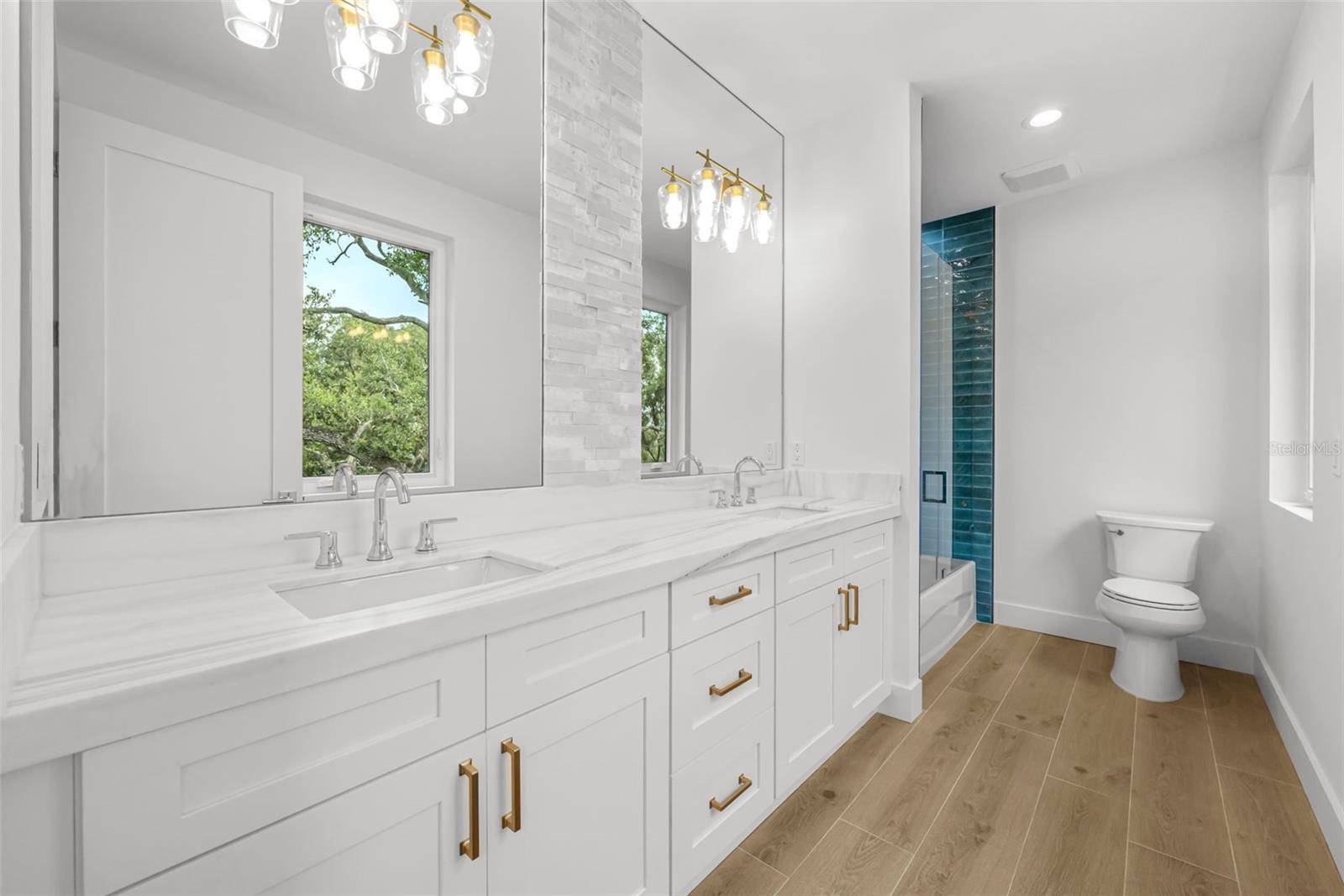 OAKELLARS - Residential