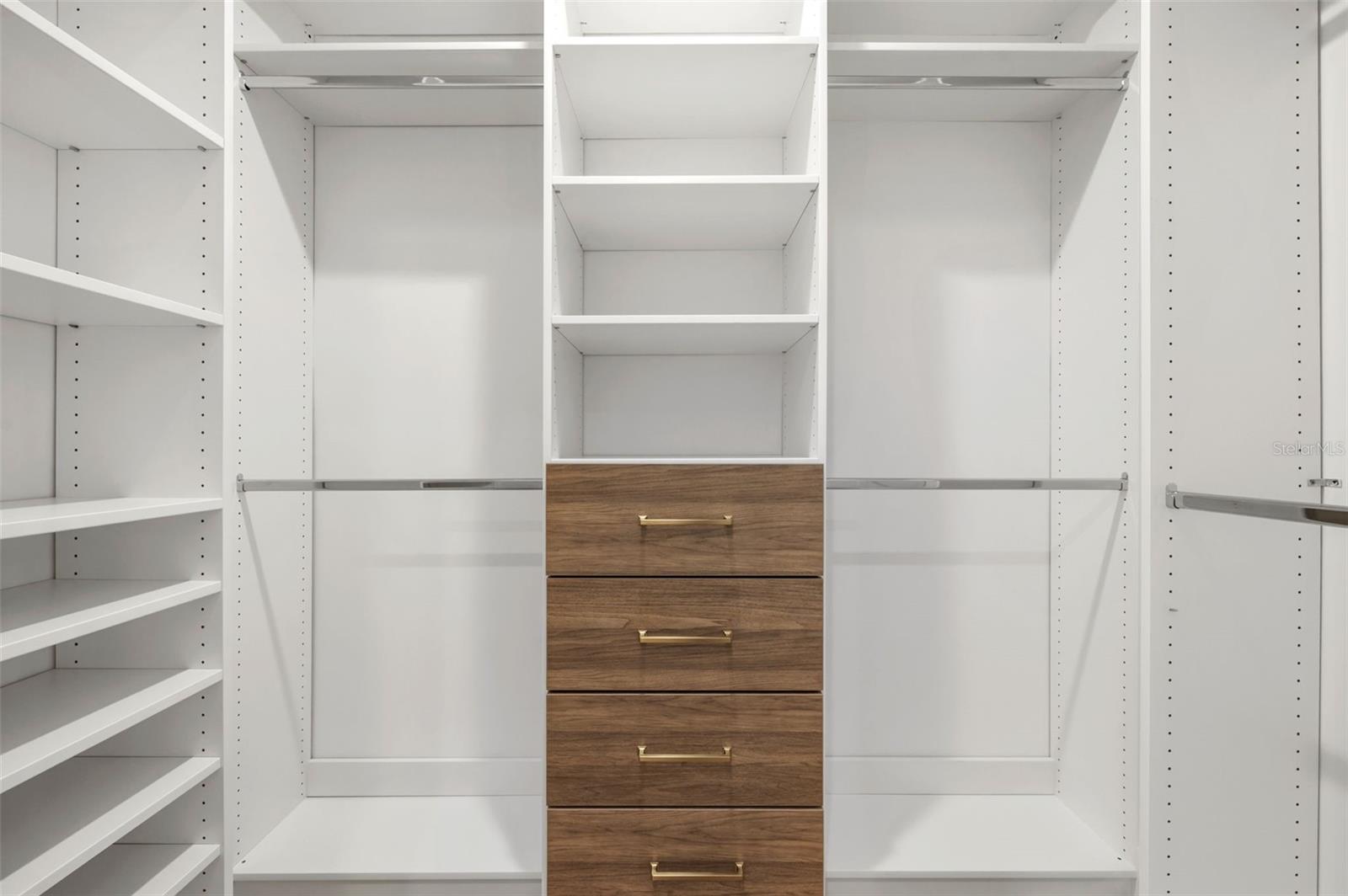 OAKELLARS - Residential