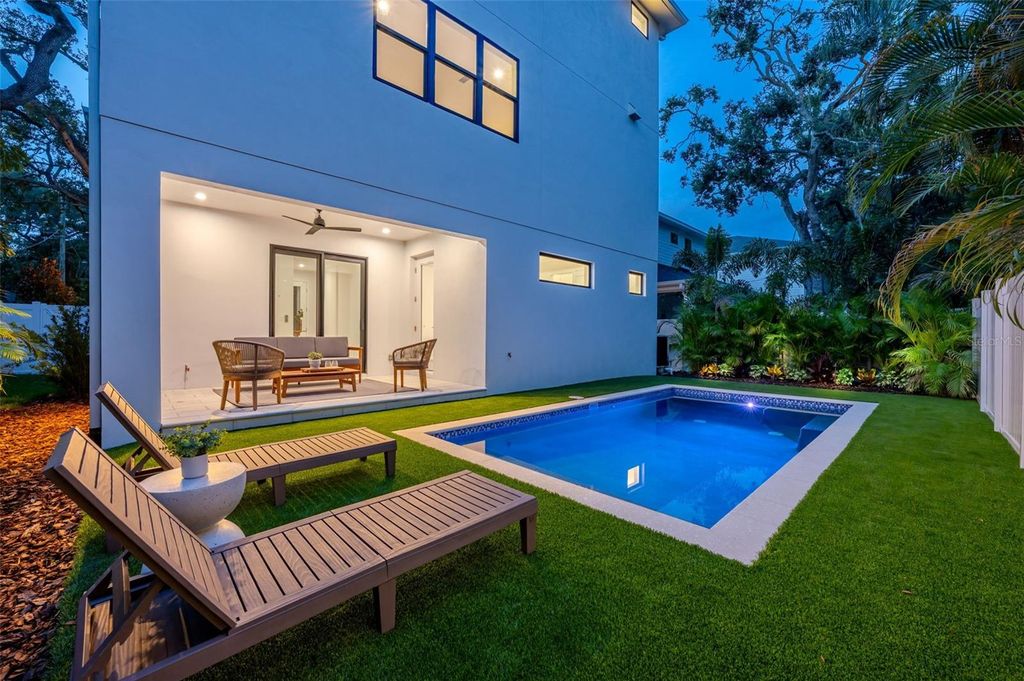 Photo of 3228 W Oakellar Avenue, Tampa, FL 33611 (MLS # TB8475504)